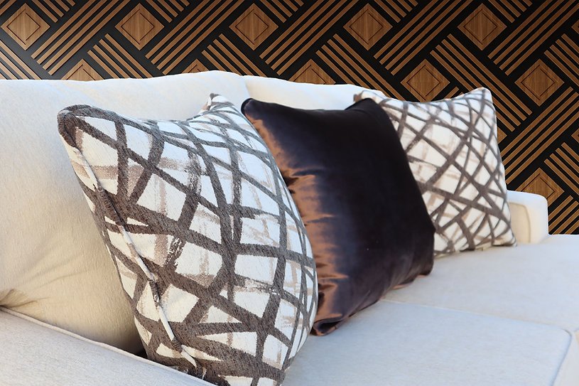 fb1f08_6da62045c3944780bc5f2f8ae1a42a61~mv2 Sofa & Loveseat Barcelona Ivory (Oversized)
